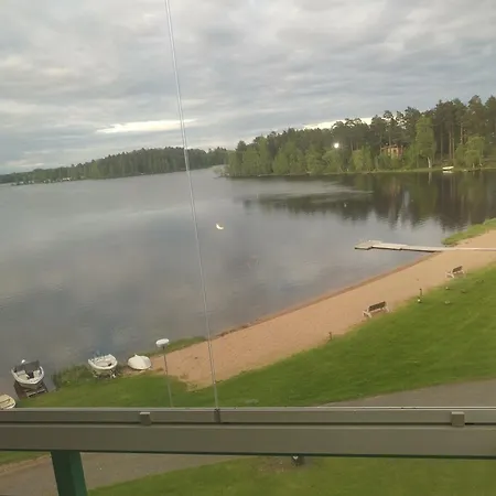 Yksioe Upealla Jaervinaekymaellae Termessae Ikalis